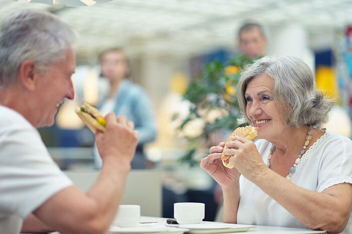 Herinneringen - Samen uit, een broodje eten