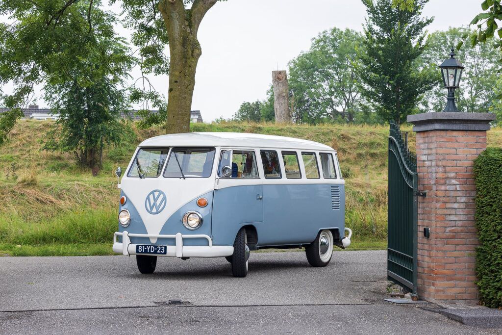 Dunweg heeft een nieuw (oud) Volkswagenbusje als rouwvervoer