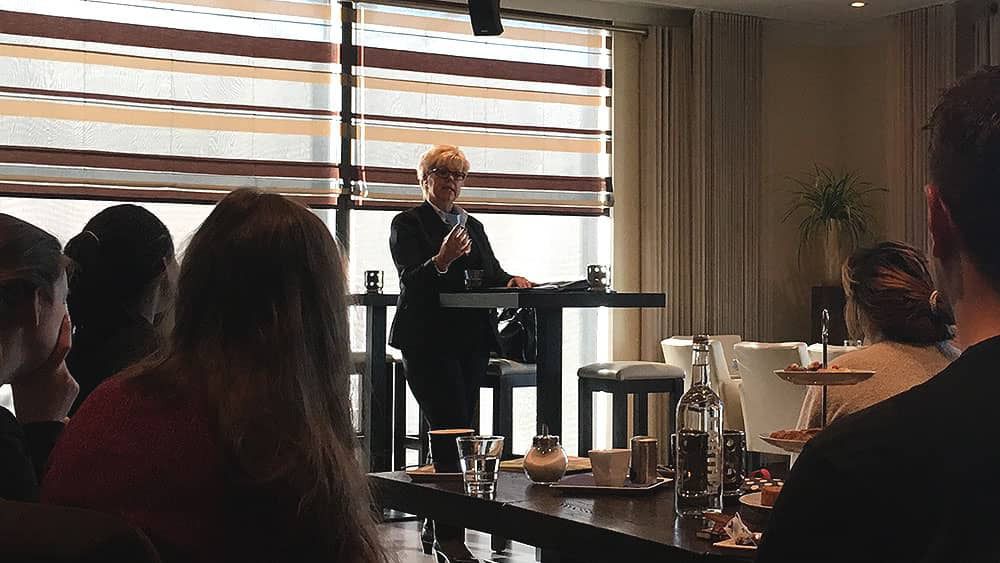 Presentatie Adri van den Bergh voor studenten NOVA College Hoofddorp