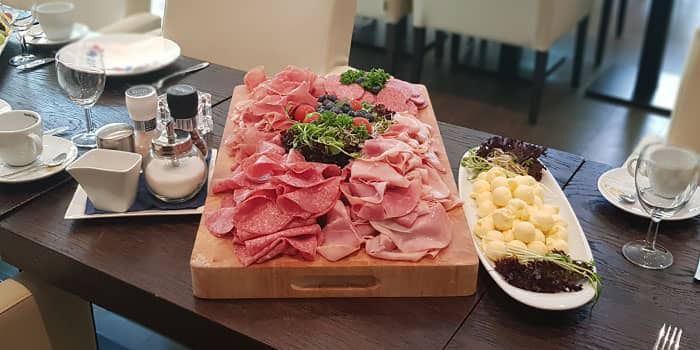 De Brabantse koffietafel werd meer en meer gevuld